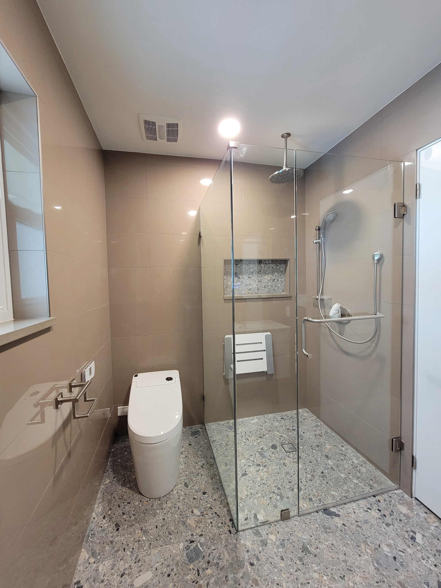 POOL BATHROOM RENOVATION