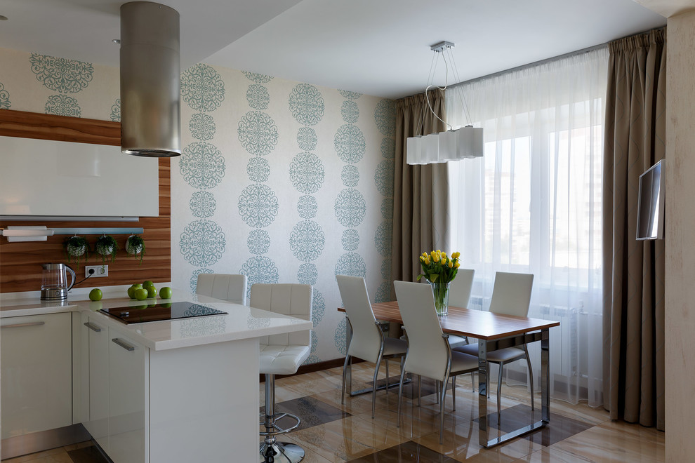 "Вокруг зеркальной колонны"