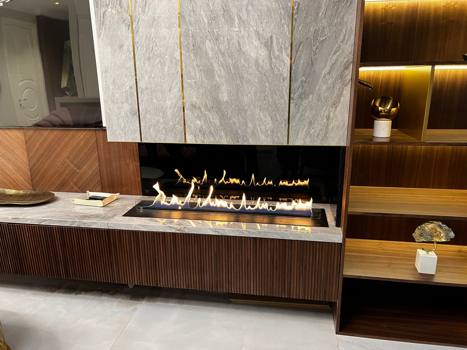 Автоматический биокамин Smart Fire A5 с вытяжным зонтом