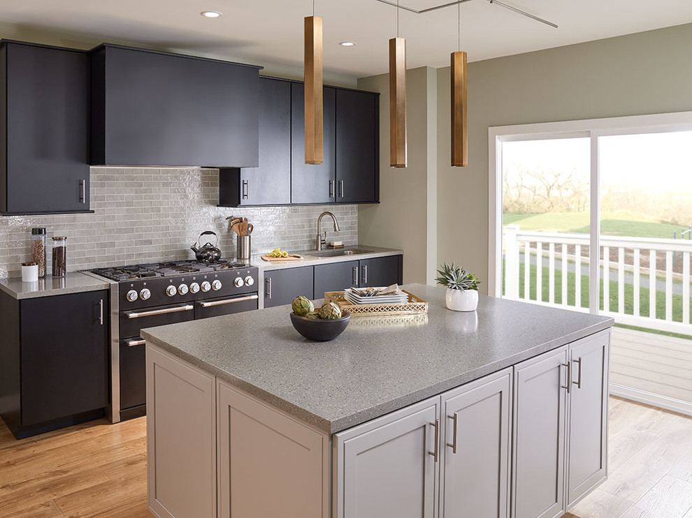 Kitchen - kitchen idea in Austin