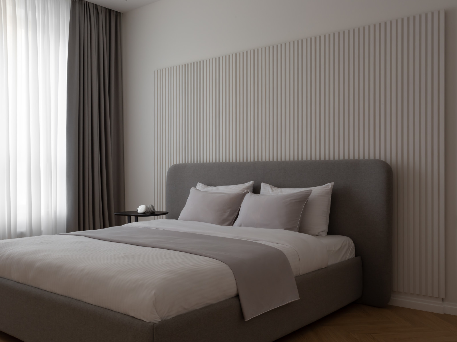 Графичный "Черно-белый" интерьер для студентки архитектурного ВУЗа