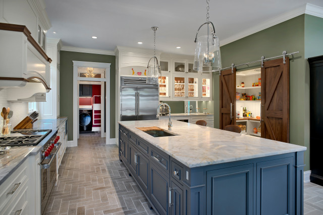 Transitional Style North Shore Kitchen kitchen