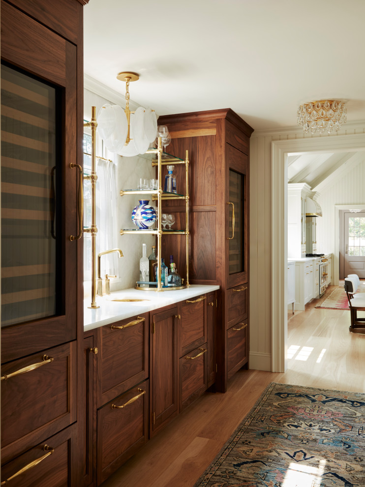 Example of a classic home bar design in Boston