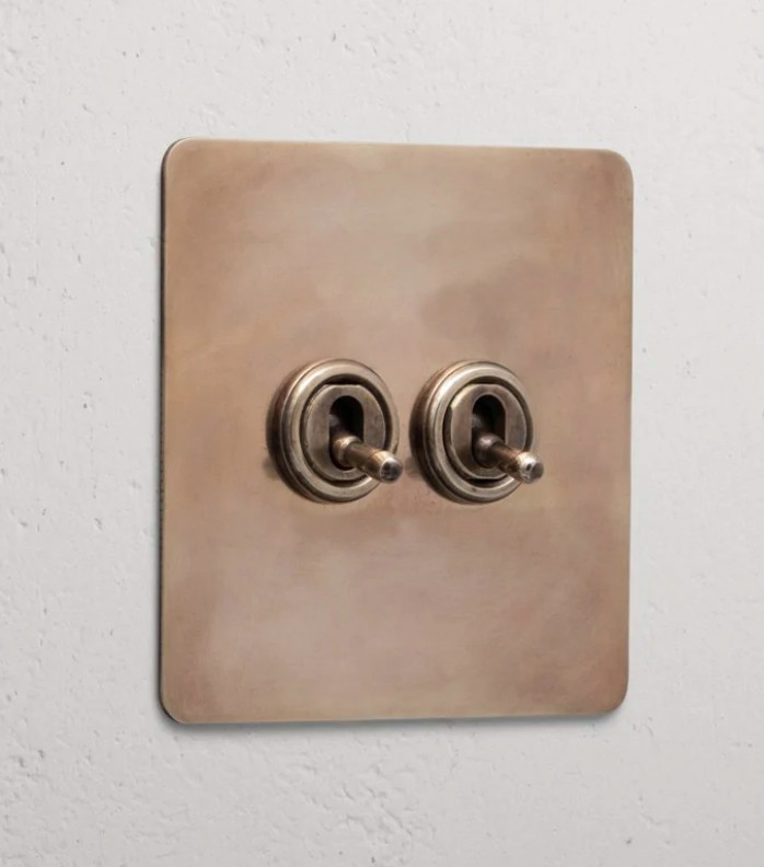 Can you use a light switch from the UK in the US?