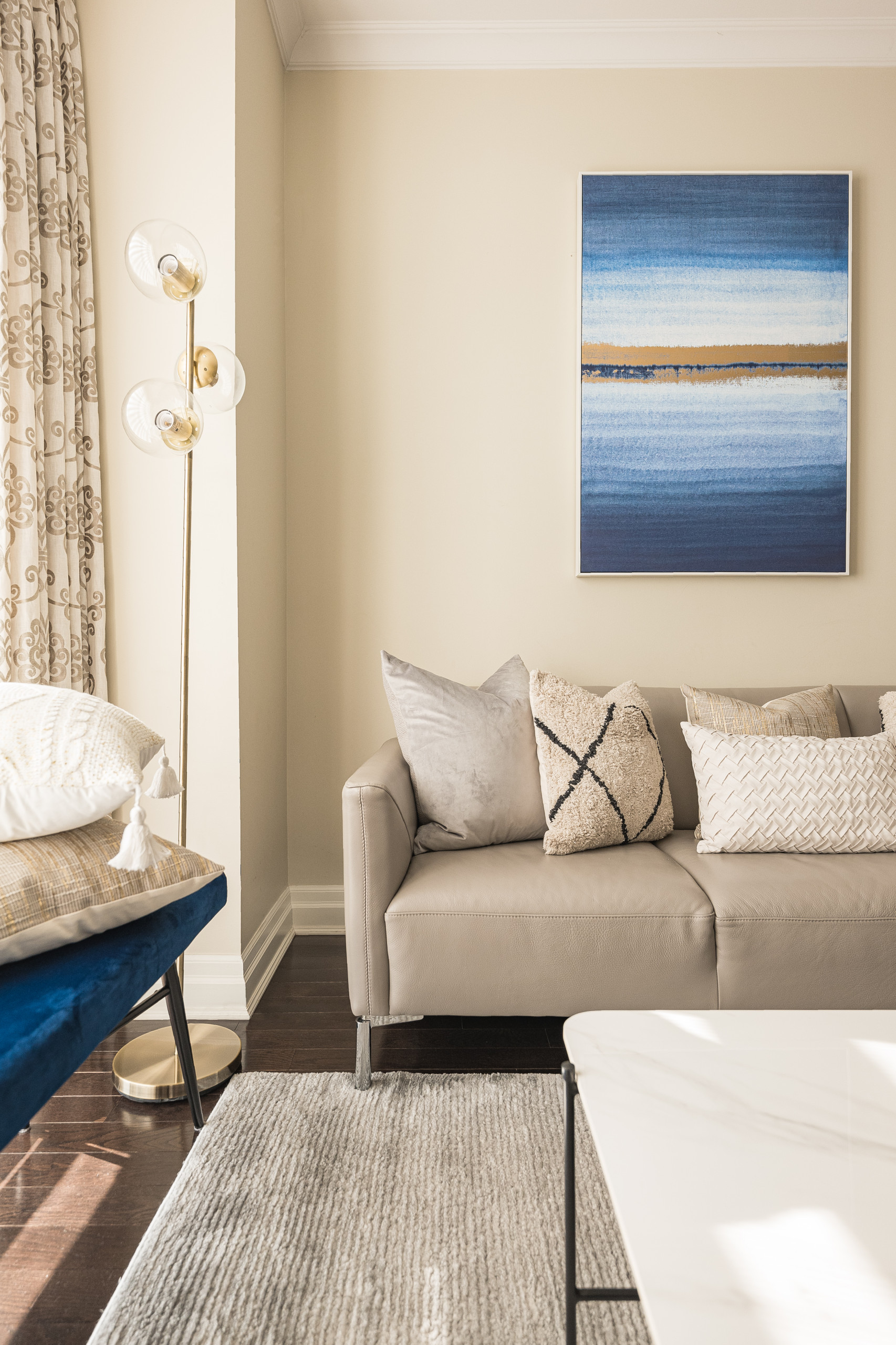 リビング ベージュの壁 壁紙 のインテリア実例画像 21年9月 Houzz ハウズ