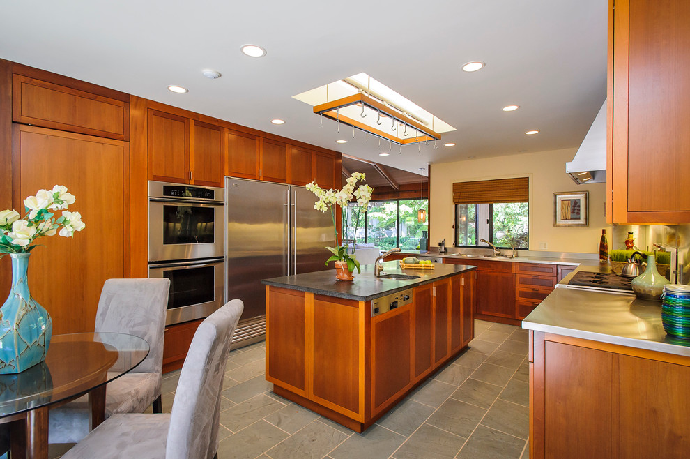 Inspiration for a traditional kitchen in San Francisco with stainless steel appliances.