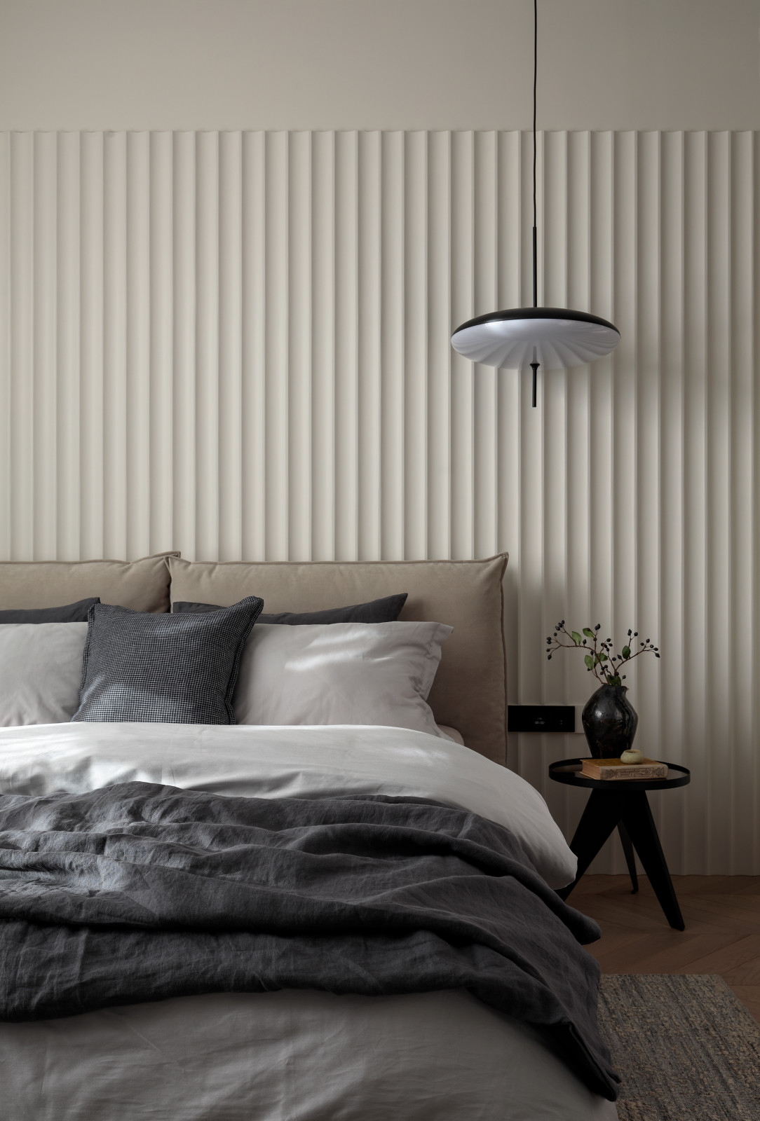 Stylish apartment with one bedroom and home office