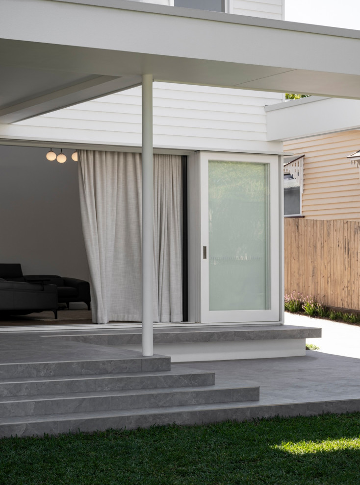 Inspiration for a beach style patio in Brisbane.