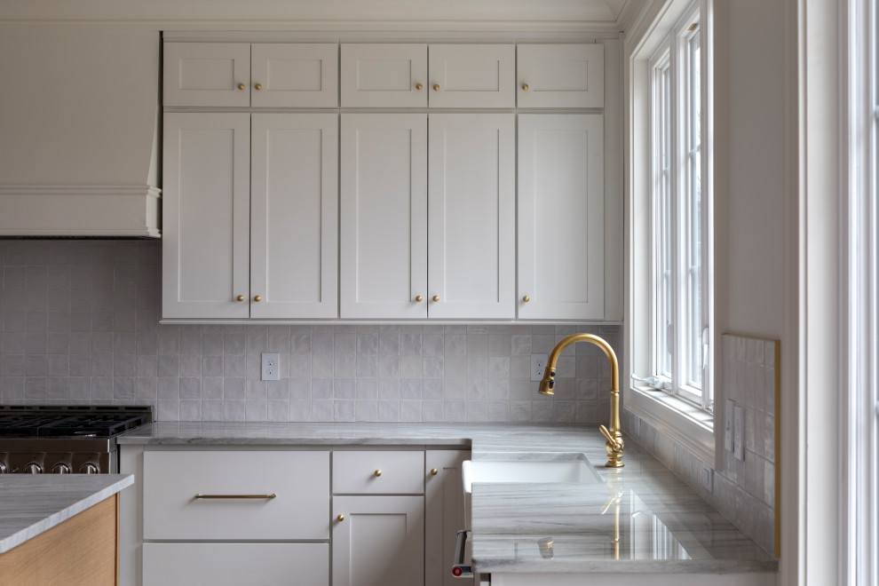 Kitchen - transitional kitchen idea