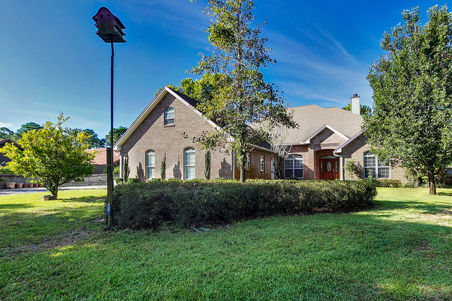 306 Olde Post Rd contemporary-exterior
