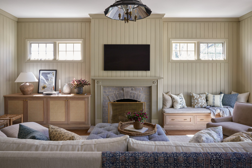 Pillement House - Farmhouse - Living Room - Chicago - by Laura Design ...