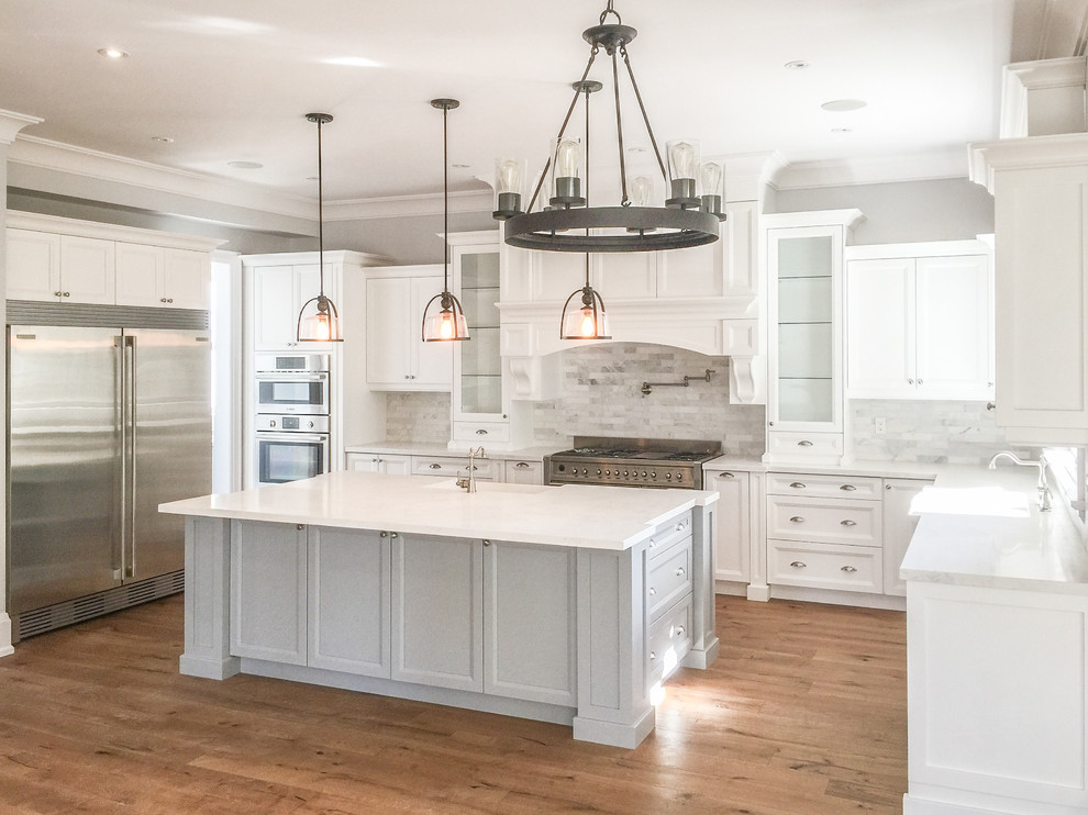 Inspiration for a transitional kitchen remodel in Toronto
