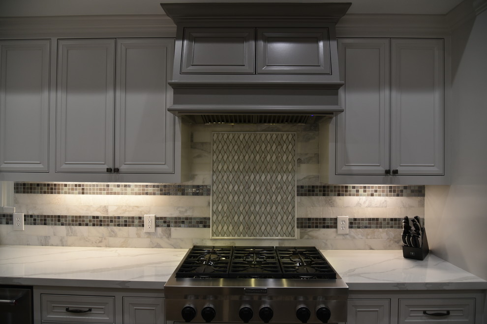 Inspiration for a transitional kitchen remodel in Houston