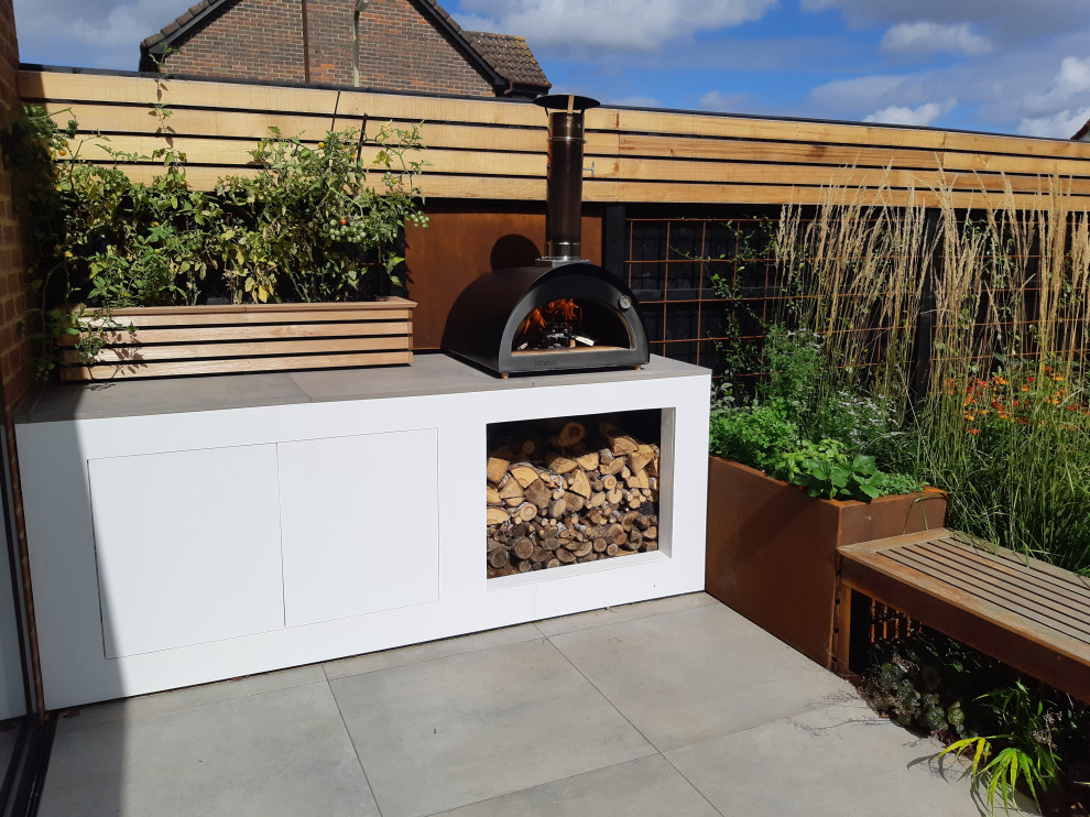 Foster Contemporary Garden - Contemporary - Patio - Oxfordshire - by ...