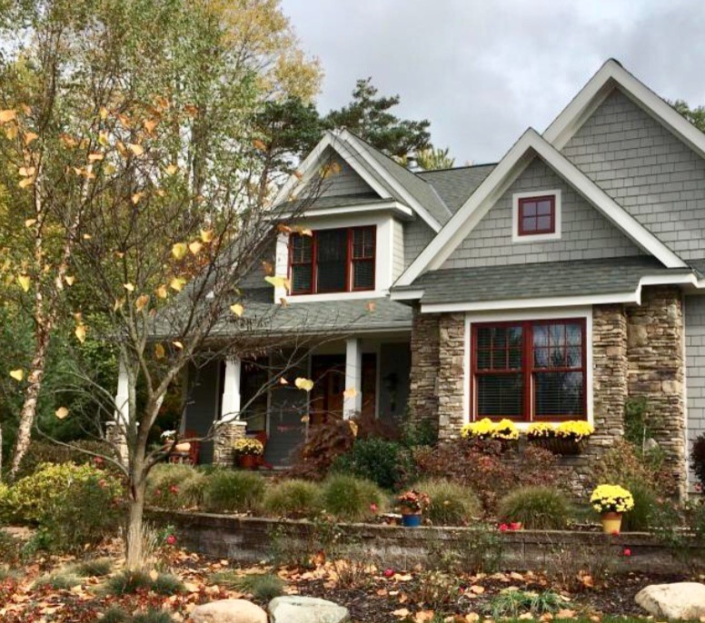 Inspiration for a transitional home design remodel in Chicago