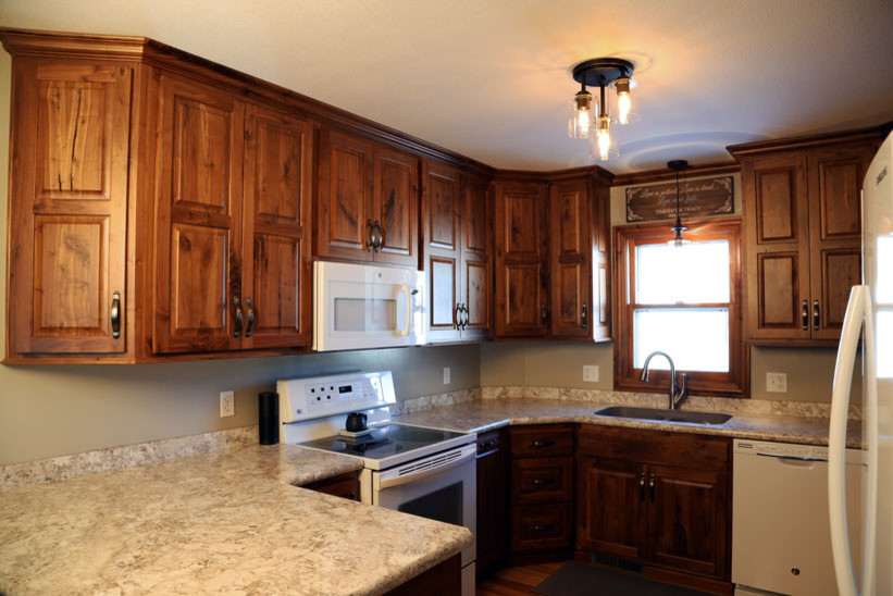 Home design - rustic home design idea in Cedar Rapids