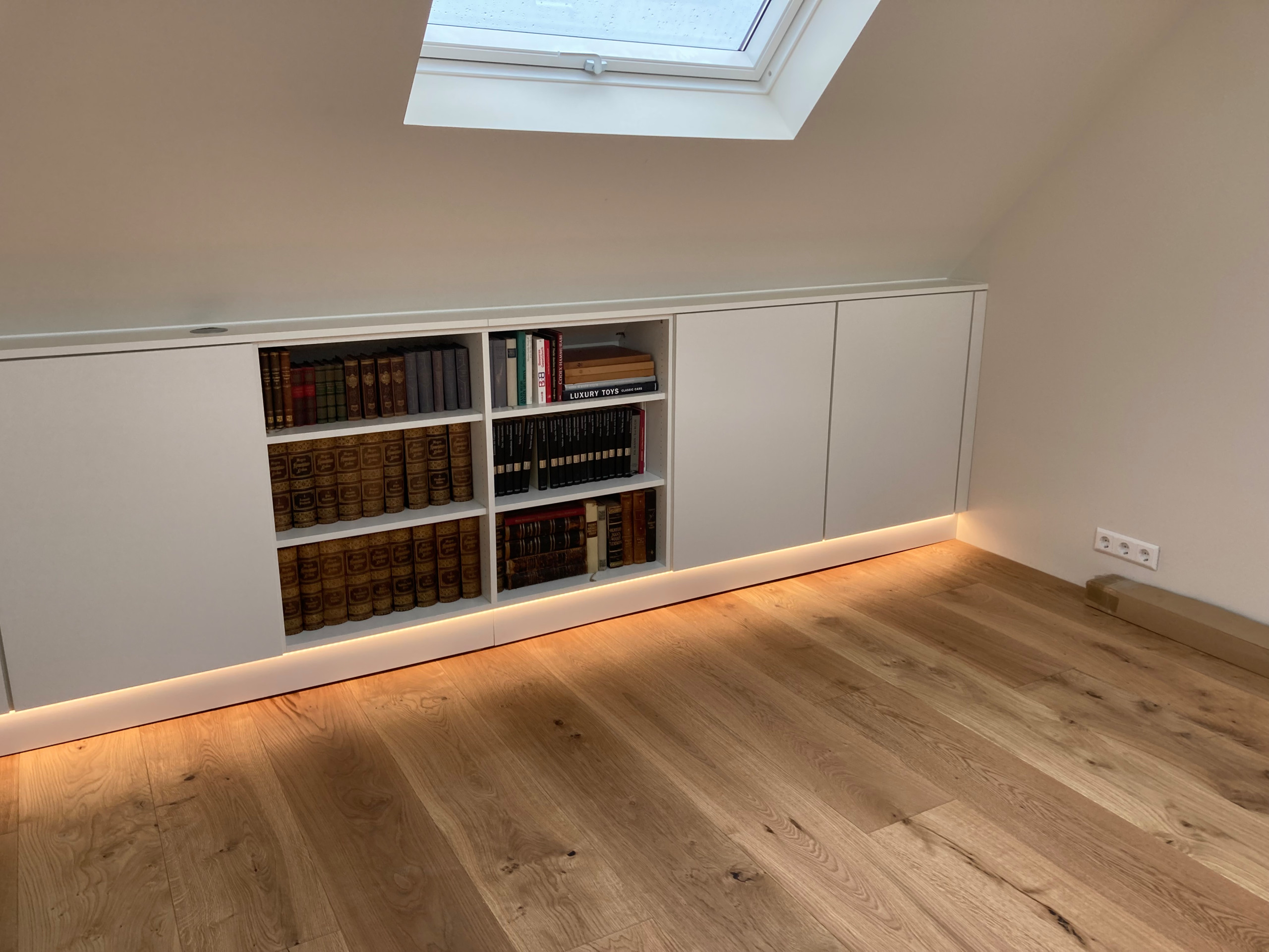 Einbauschrank in der Dachschräge