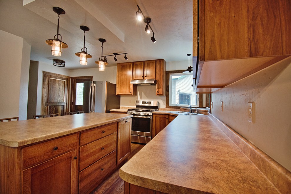 Large mountain style kitchen photo