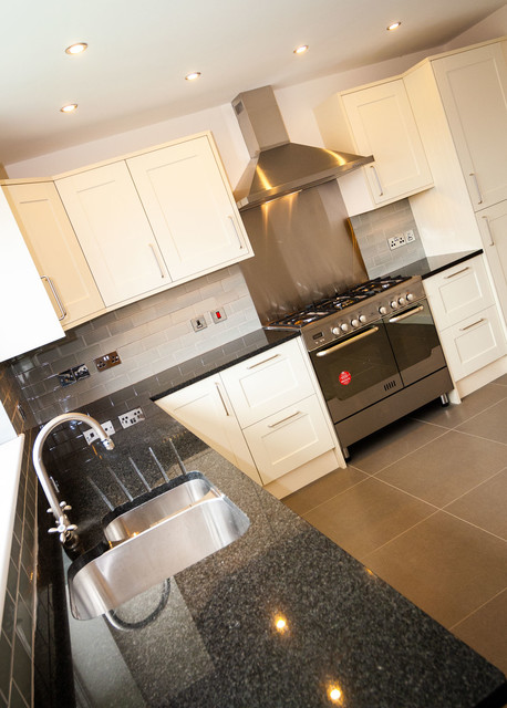 Shaker Style Kitchen traditional-kitchen