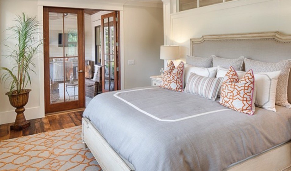 Home design - transitional home design idea in Chicago