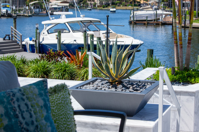 Boater's Paradise modern-pools
