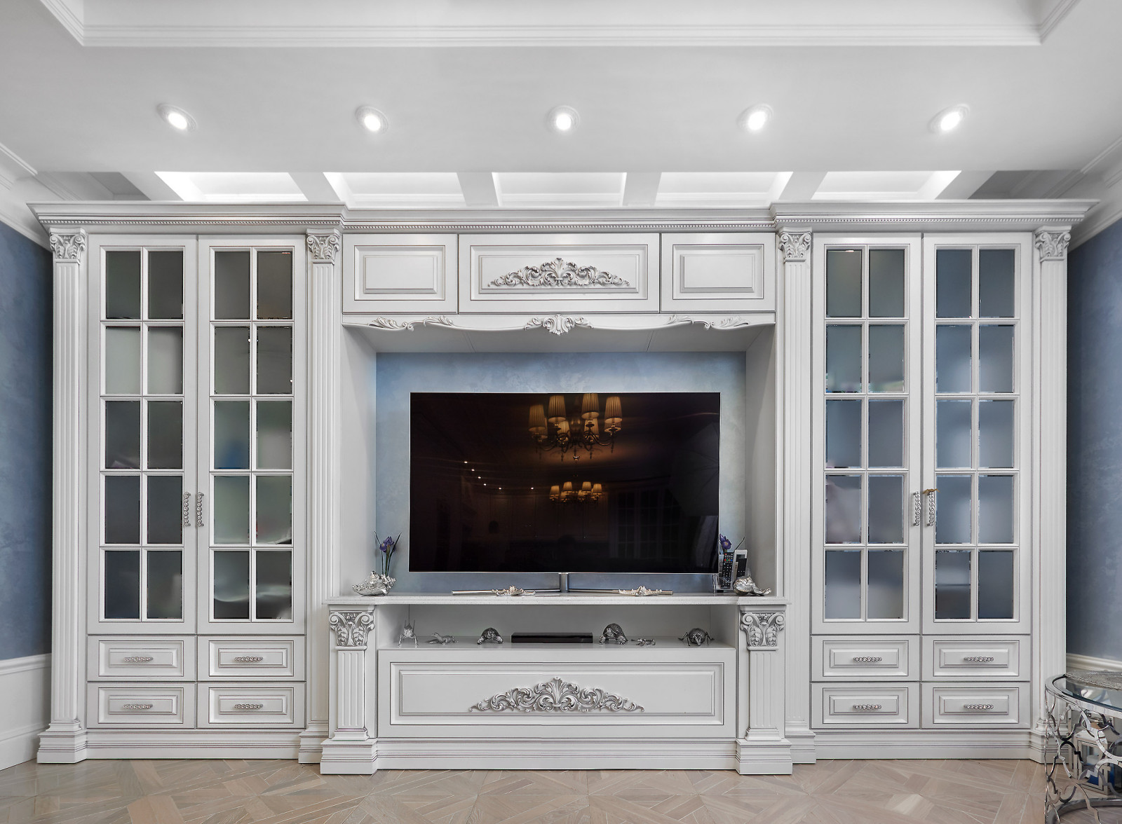 Сакко и Ванцетти (мебель фирмы Selena)