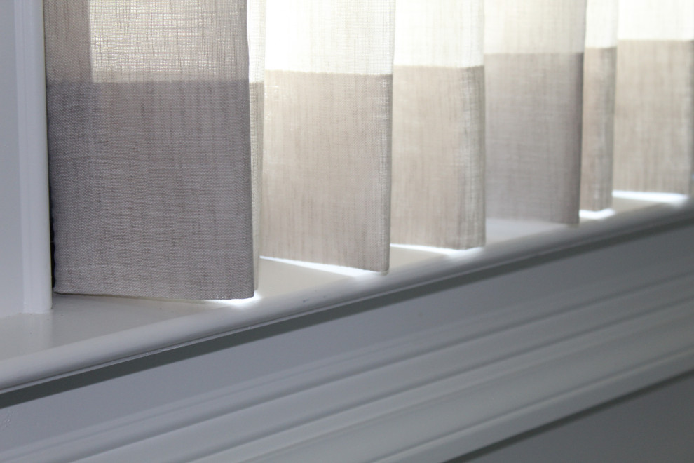 Cafe Curtains installed on River Bluff