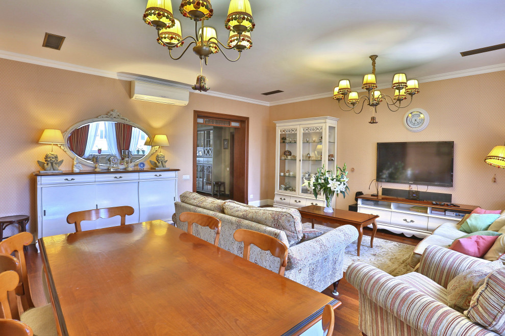 Трехкомнатная квартира на Петергофском