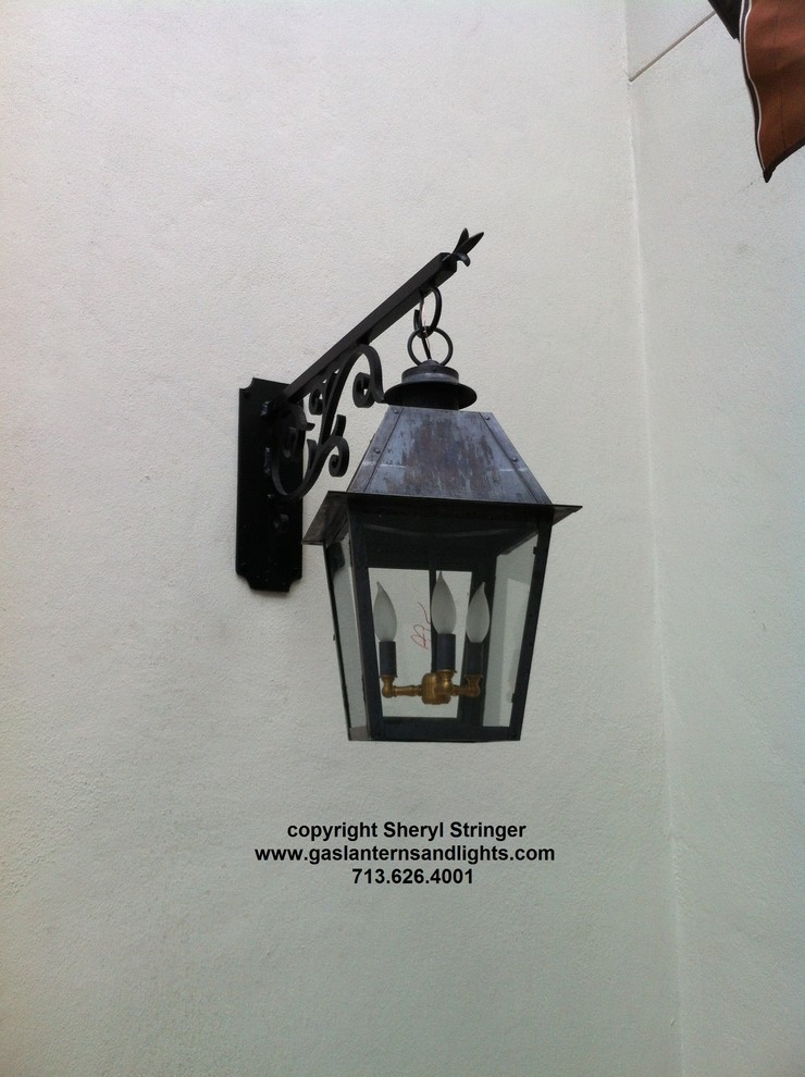 Sheryl's Style 1 Electric Lantern on Steel Arrow Bracket