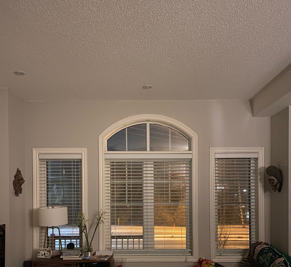 Bulkhead obstructing high curtain rod