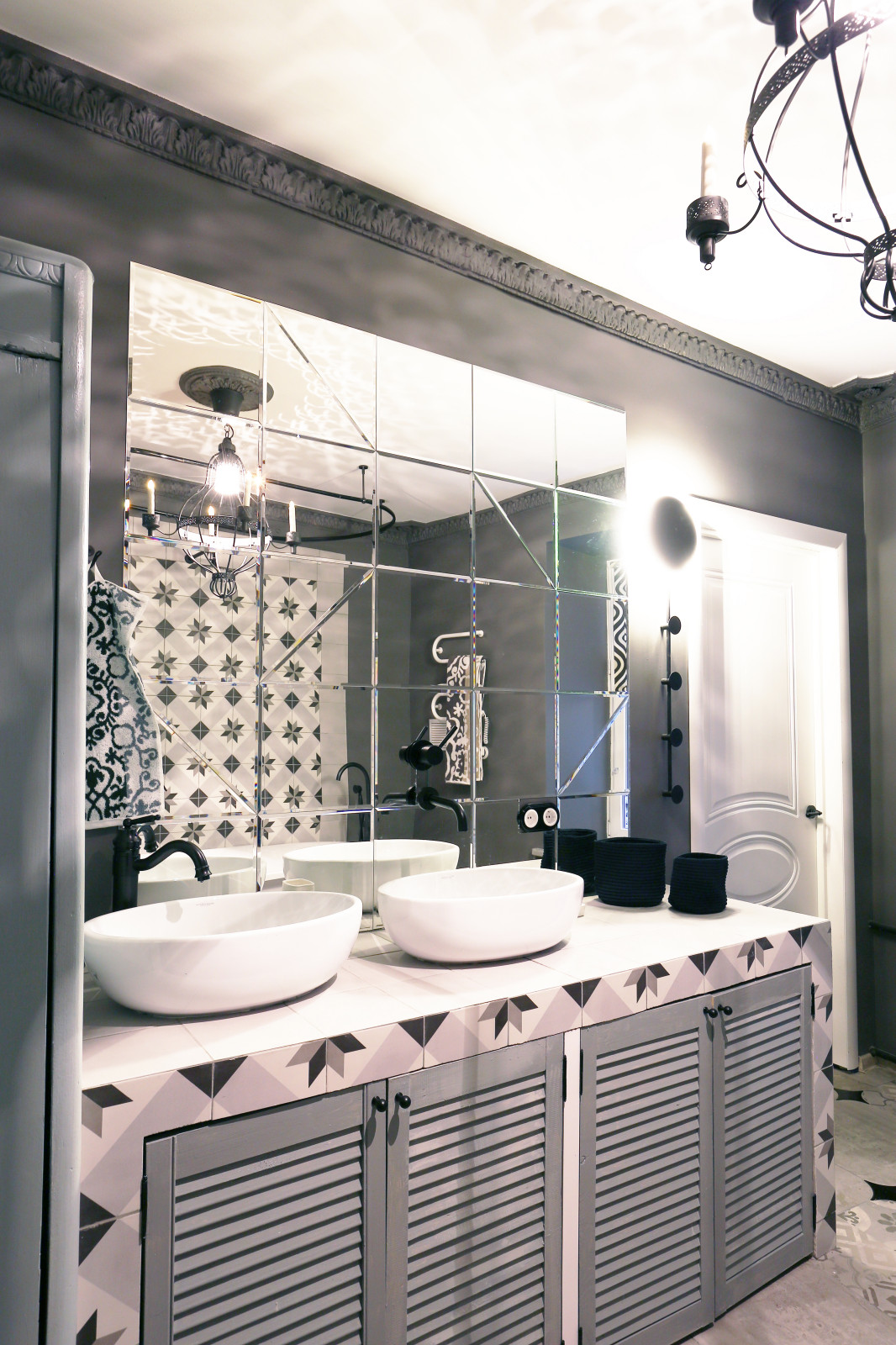 Чёрное и белое