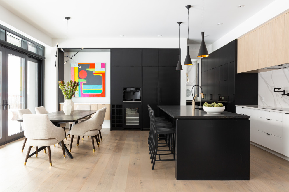 Inspiration for a contemporary kitchen in Calgary.