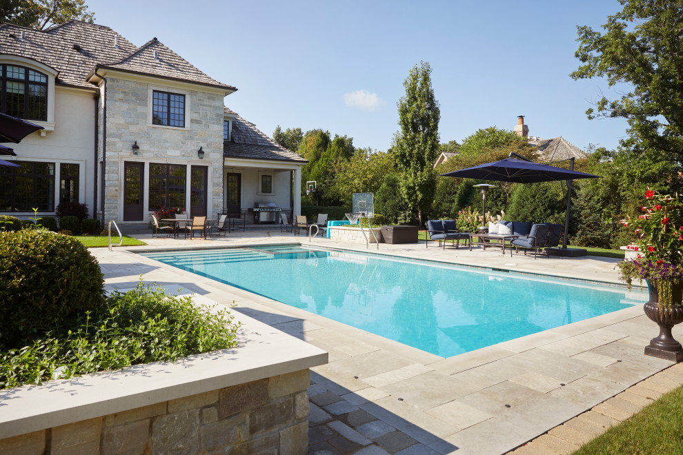Inspiration for a transitional pool remodel in Chicago