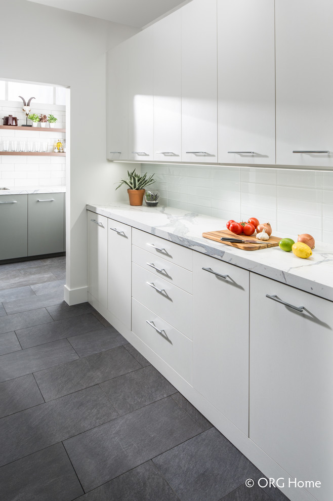 Kitchen - transitional kitchen idea