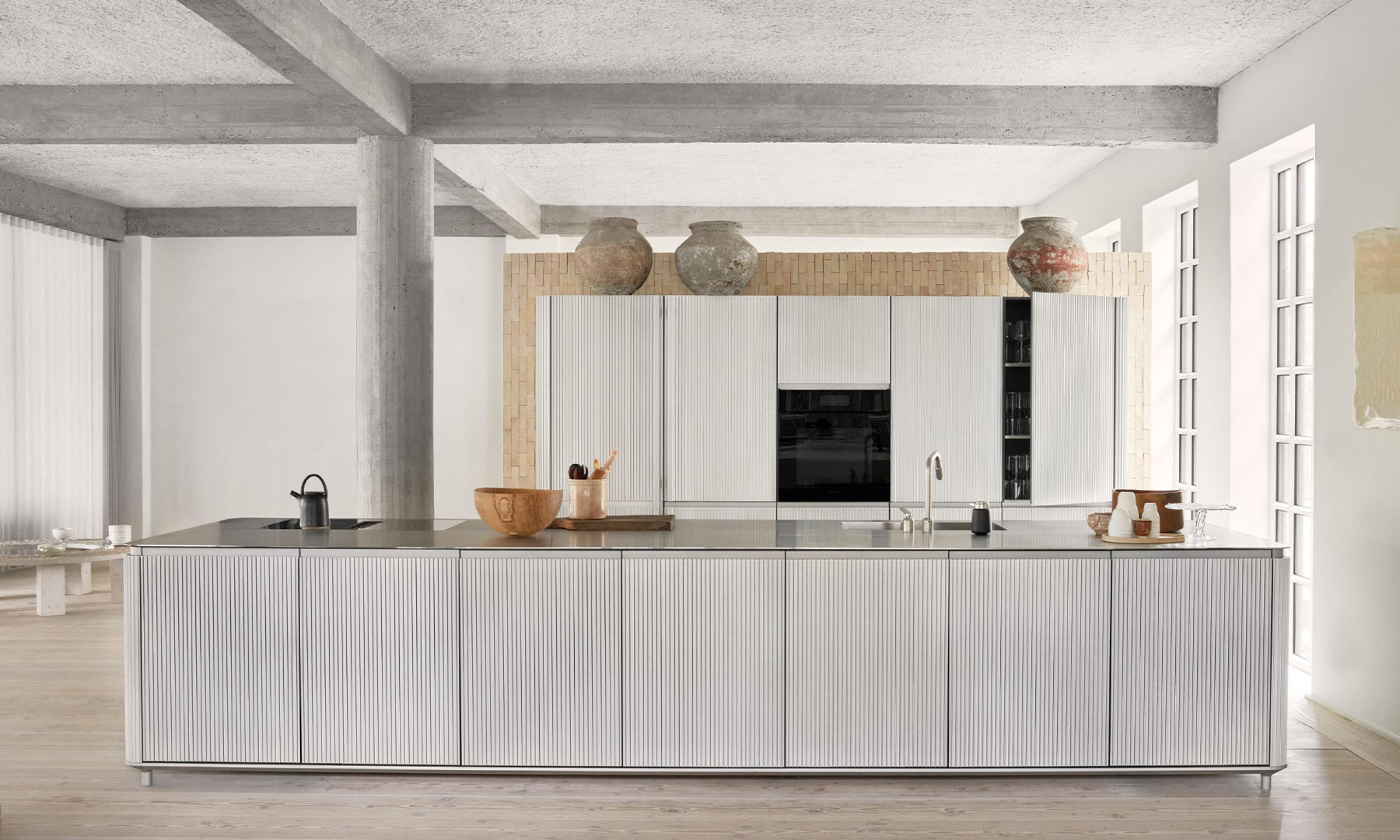V3 ALUMINIUM AND STAINLESS STEEL KITCHEN