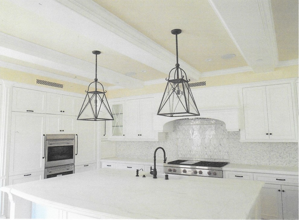 Transitional kitchen photo in Orange County