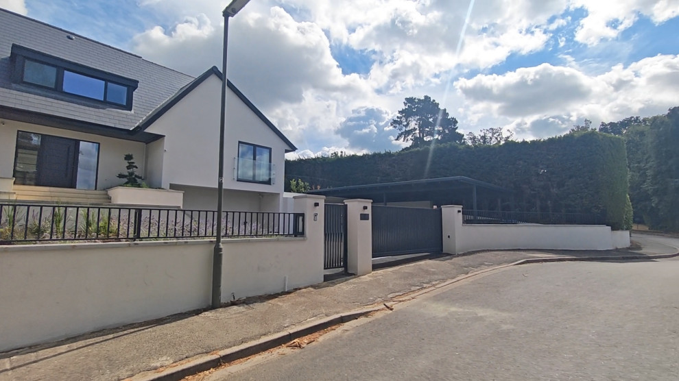 Woodpecker close Cobham