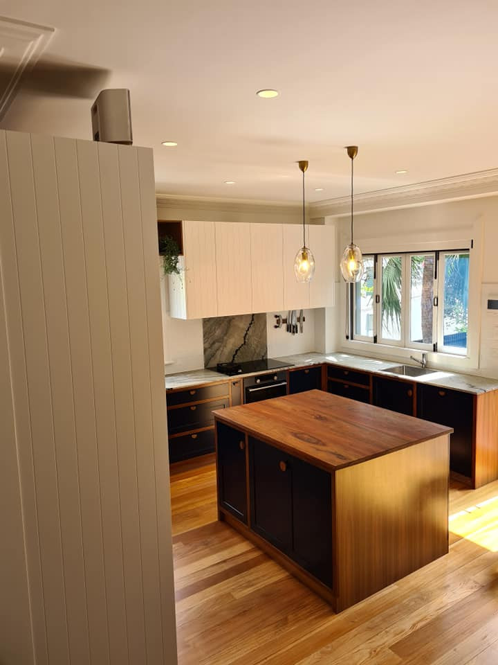 Warm Timber & Dark Navy Contrast