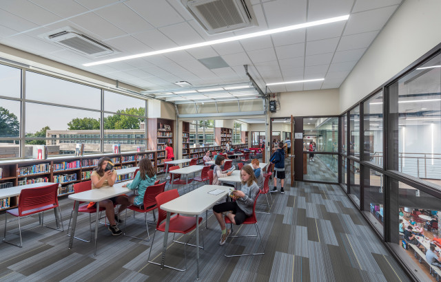 Jacksonville Middle School minimalistisch-arbeitszimmer