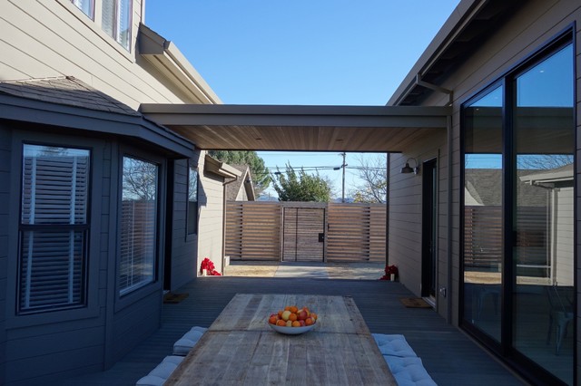 Compound Weekend Home, Healdsburg, CA trendy-hus-og-facade
