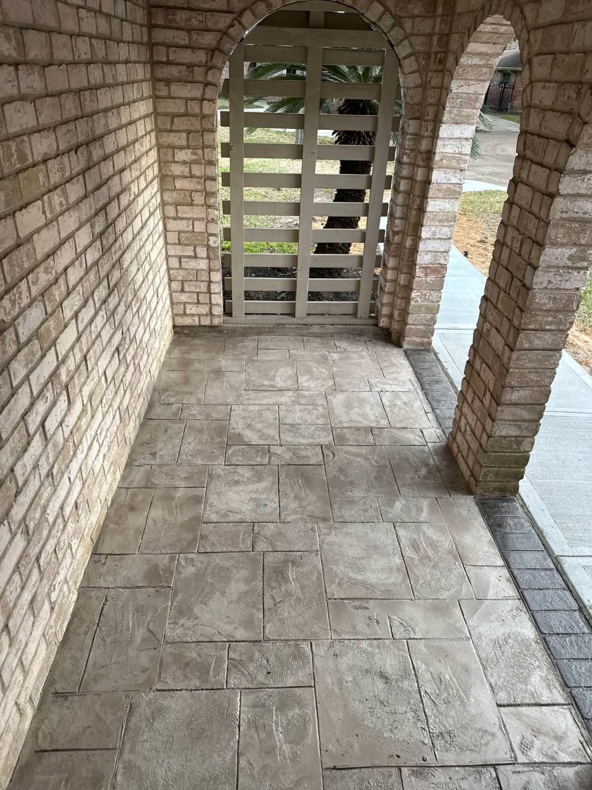 New driveway with sidewalks and stamped concrete!