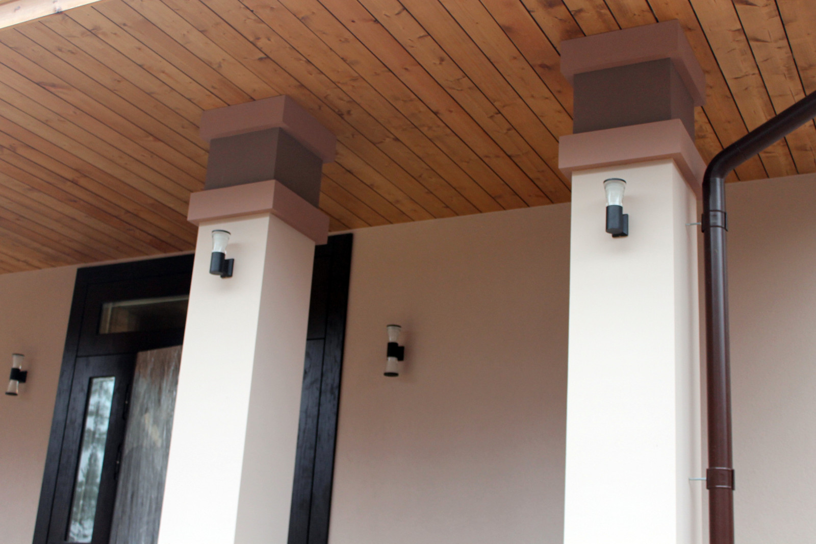 Дом из кирпича в "Охтинском парке"