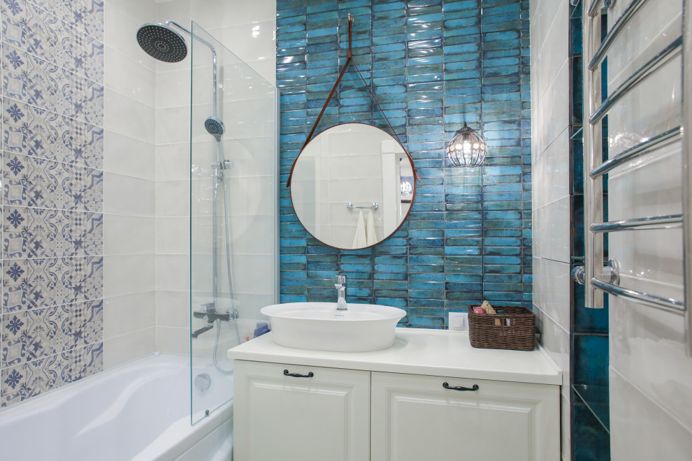 Ванна цвета морской мечты