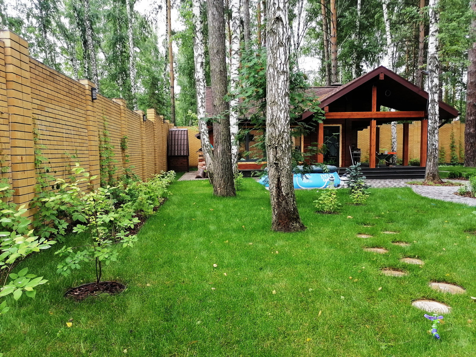 Ландшафтный дизайн в КП "Серебряный лес"