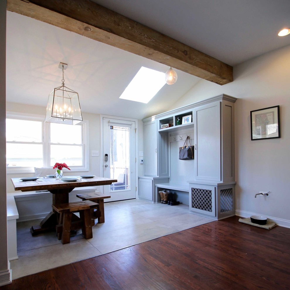 Inspiration for a small transitional home design remodel in Chicago