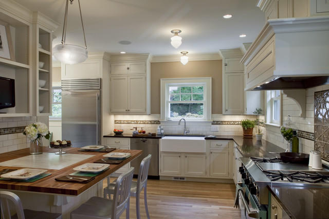 1920 Colonial Kitchen clasico-cocina