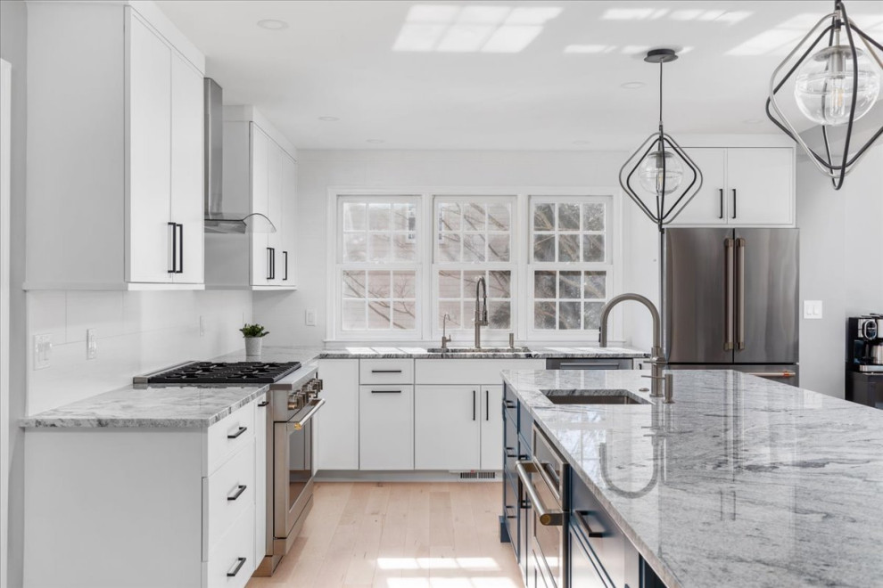 Transitional kitchen photo in DC Metro