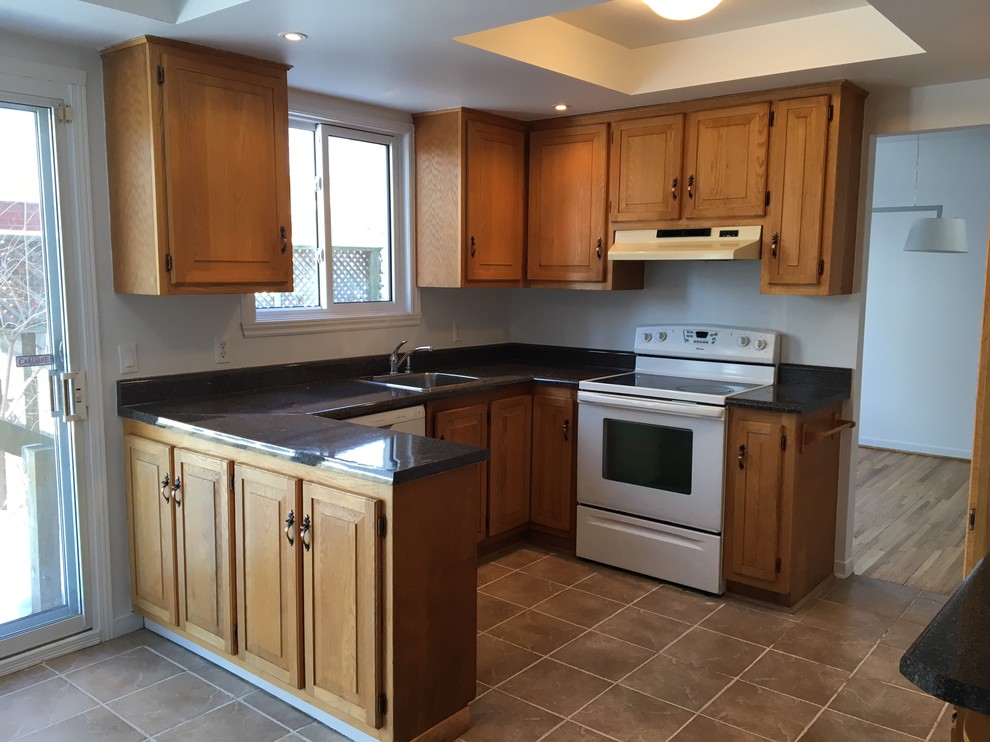 BEFORE - Kitchen - Modern & Sleek