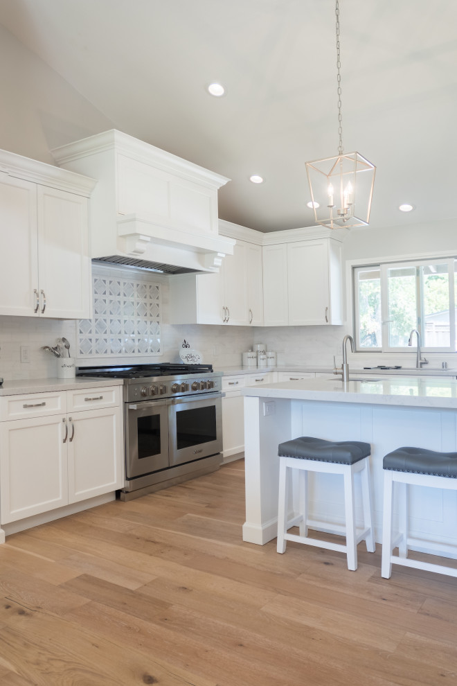 Emerald Dr- Kitchen/ Living/ Laundry