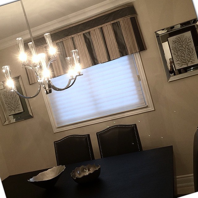 Transitional home design photo in Toronto